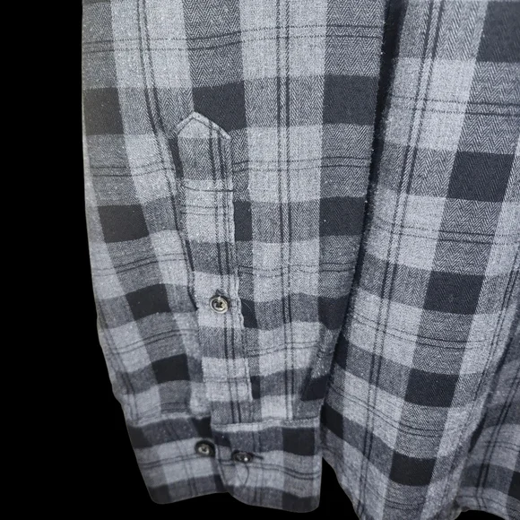 LUCKY BRAND Gray & Black Flannel - Large - Picture 3 of 5